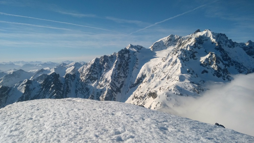 #9 Le Couloir Davin et les nuages qui descendent le Vallon du Petit Tabuc! Le Couloir Davin et les nuages qui descendent le Vallon du Petit Tabuc!