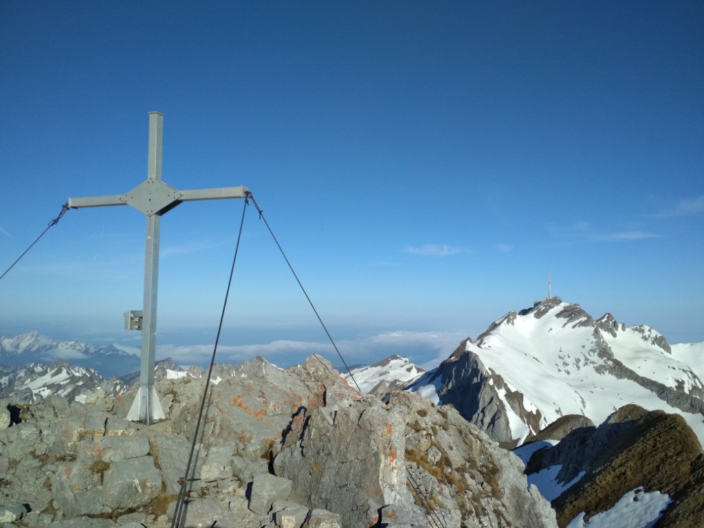 croix de sommet et Säntis au fond
