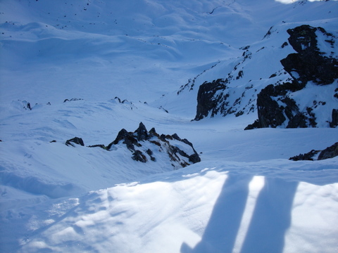 Col des Fontaines : La descente n'est pas si monstrueuse que ça. En plus la neige est bonne.