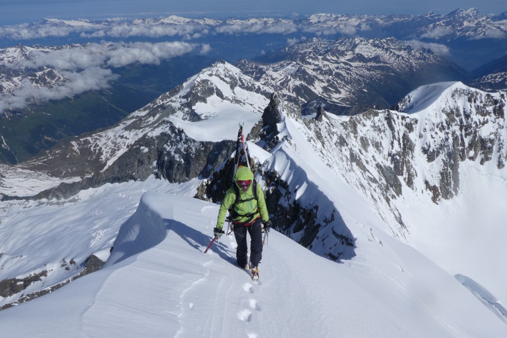 On sort sur l'arête nord.