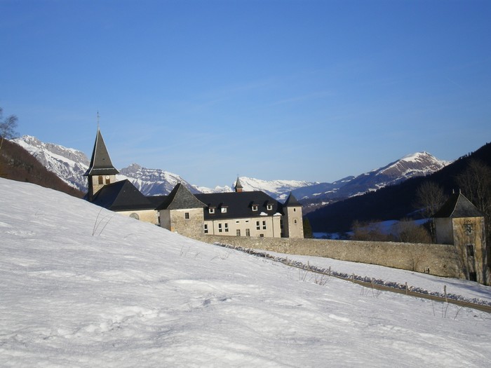 Côte Favre : Départ près de l'Abbaye de Tamié.