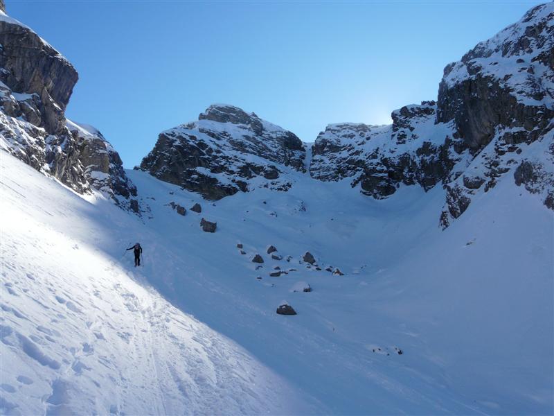 Traversée ... : sous les barres du canyon. Enfin un peu de soleil!
