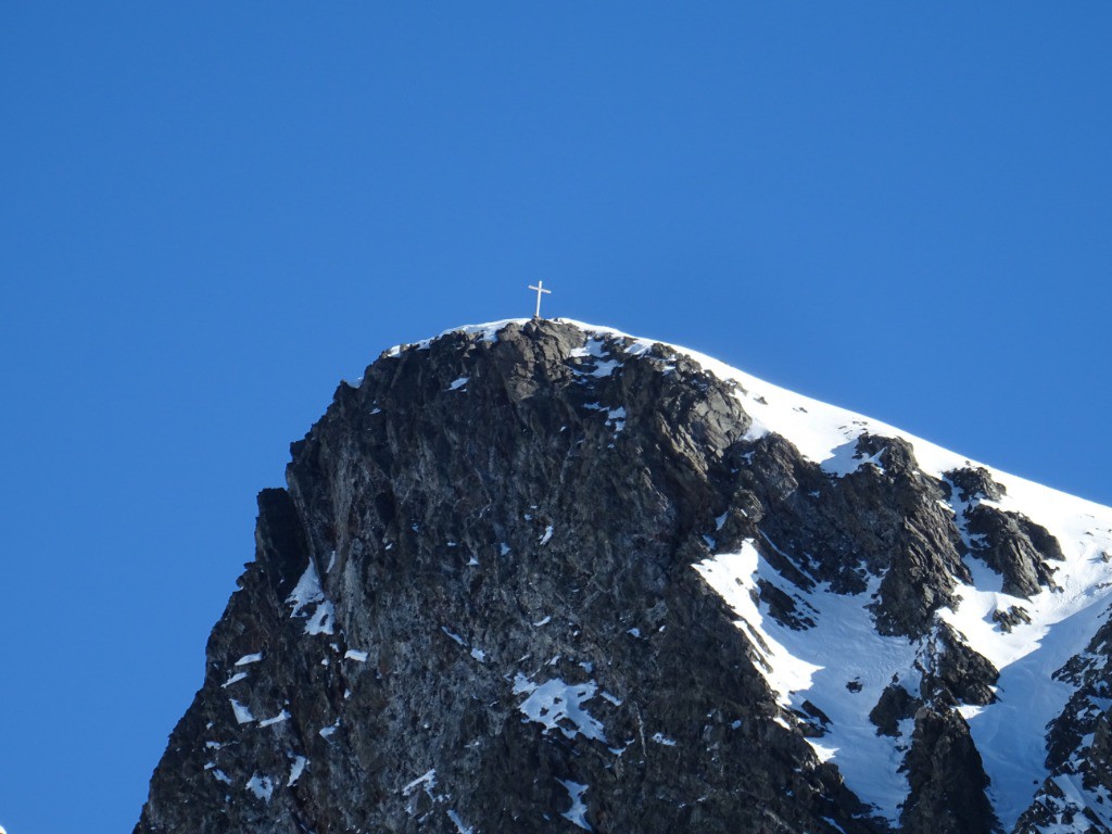 La croix du dessous