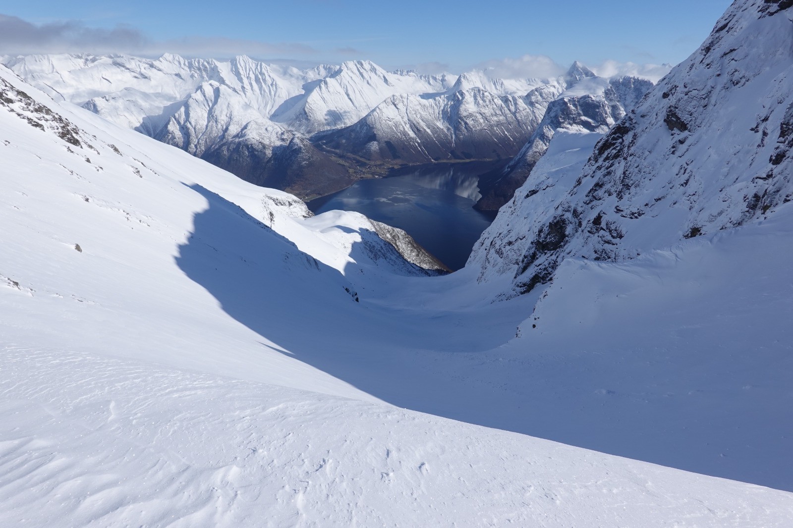 Vue globale de la descente du Litle Skaradalen