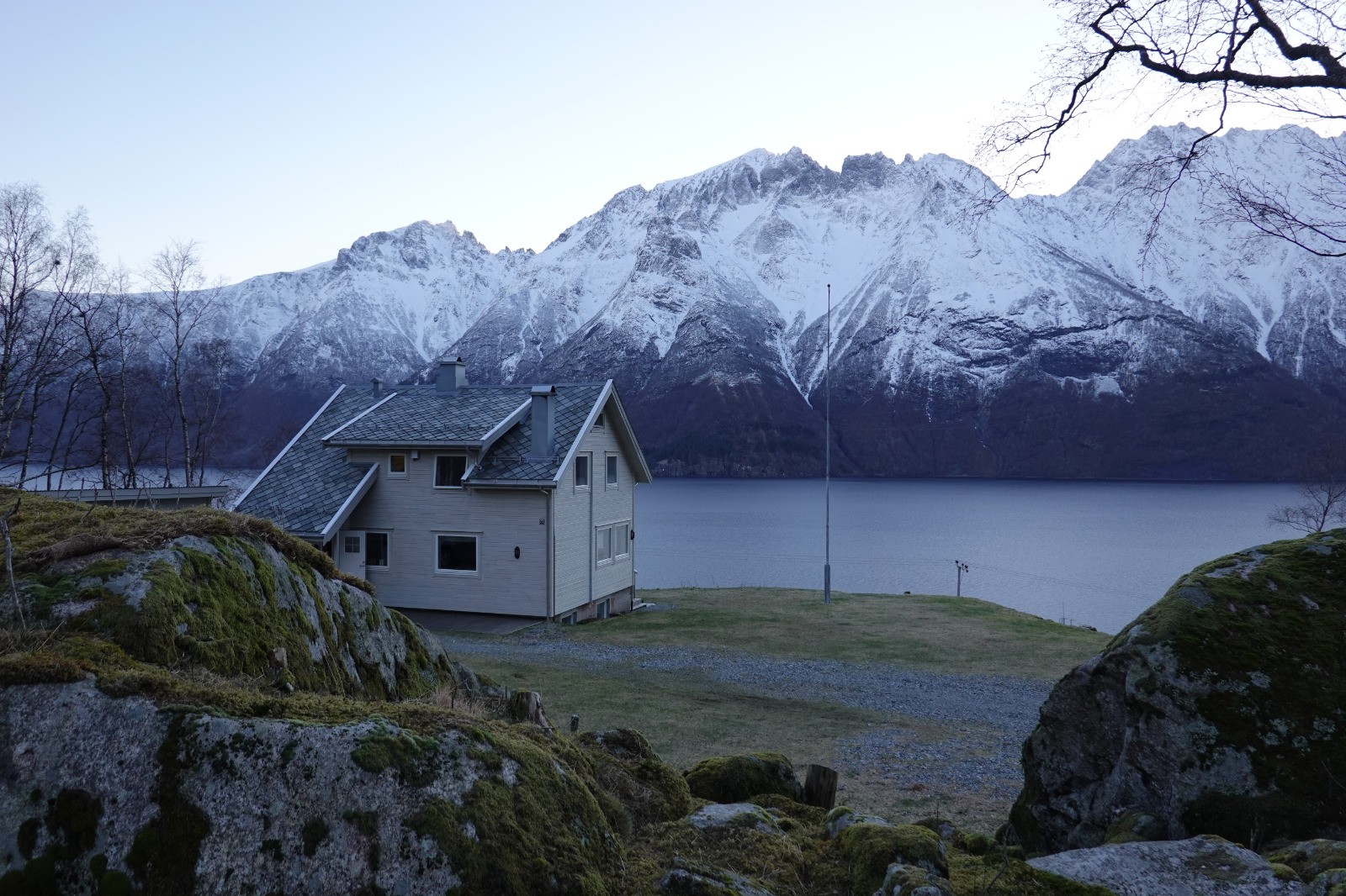 Notre logement au-dessus du fjord à Ytre-Standal