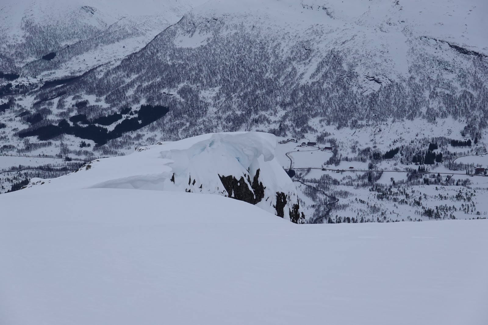 Le sommet corniché