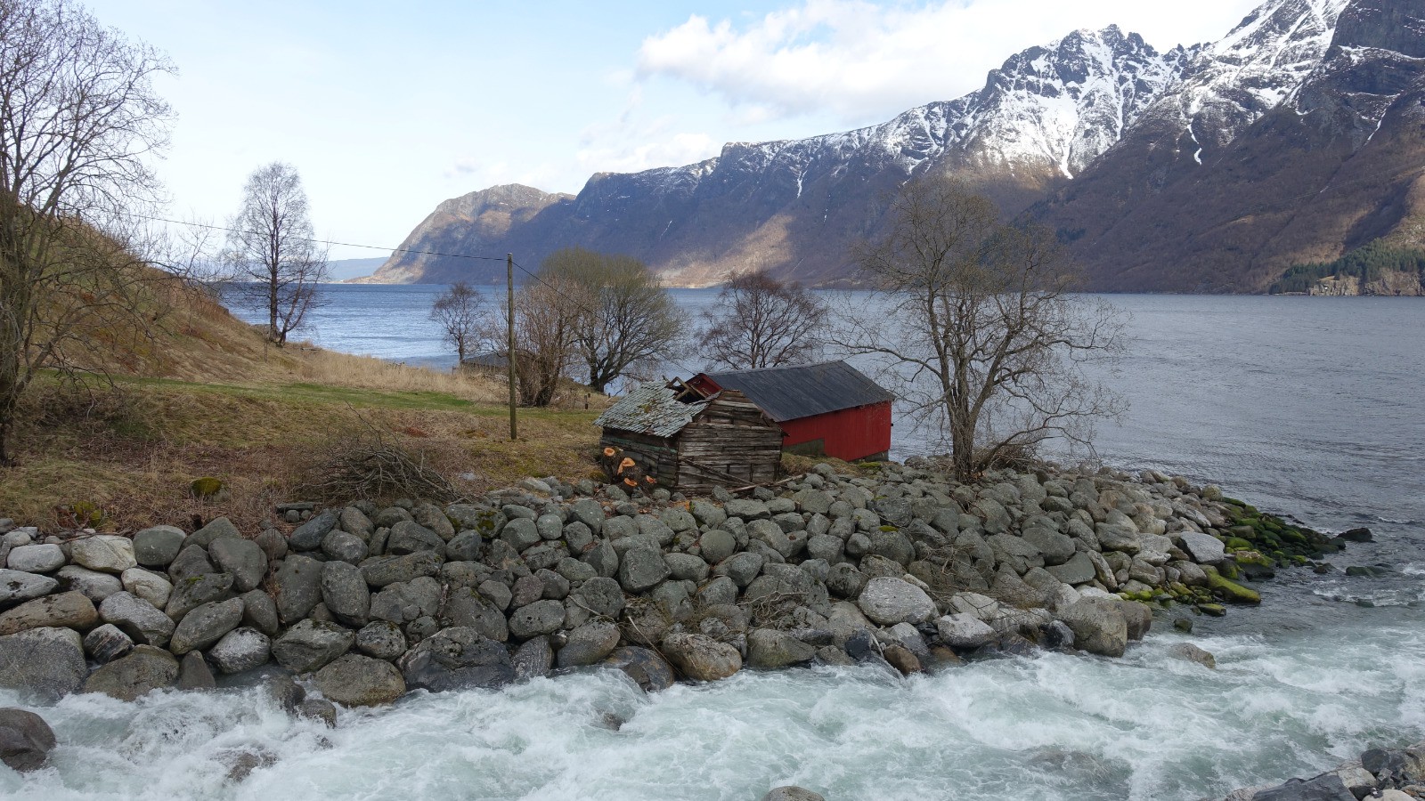 Le Hjorundfjorden