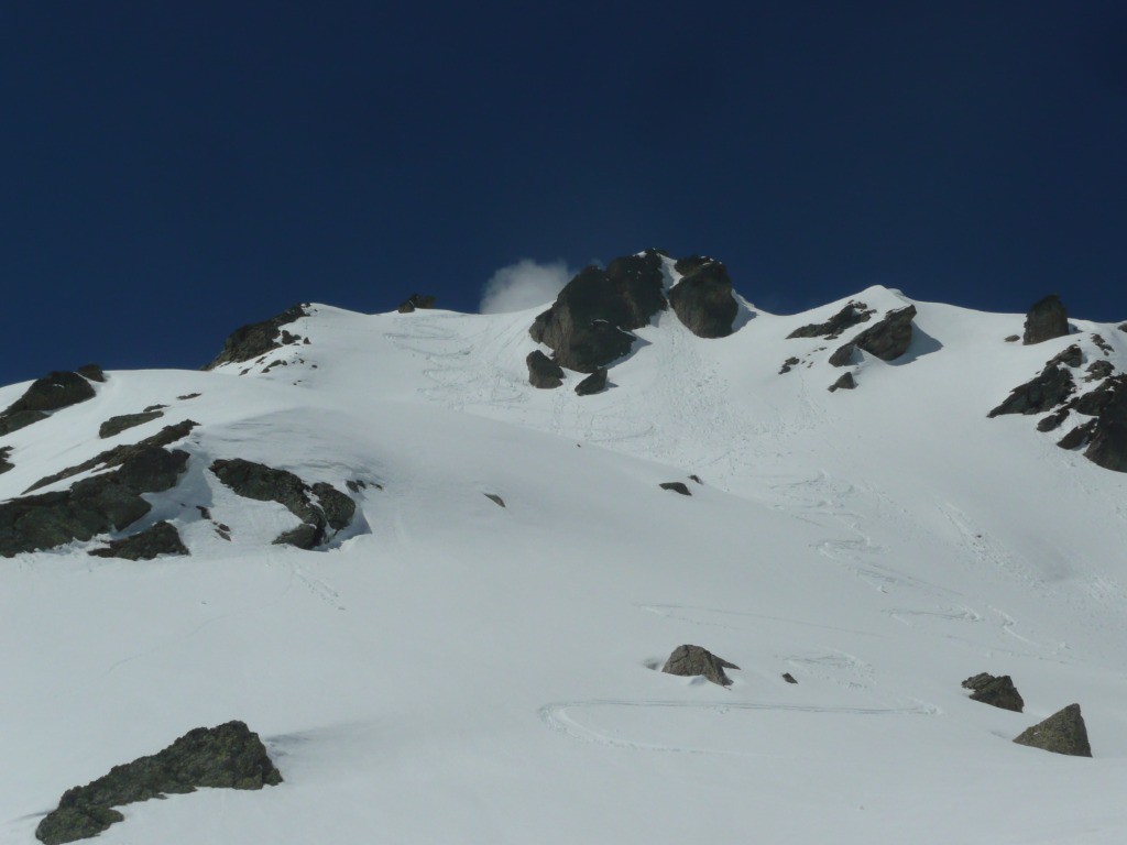 Bon ski en versant NE du Merbellay