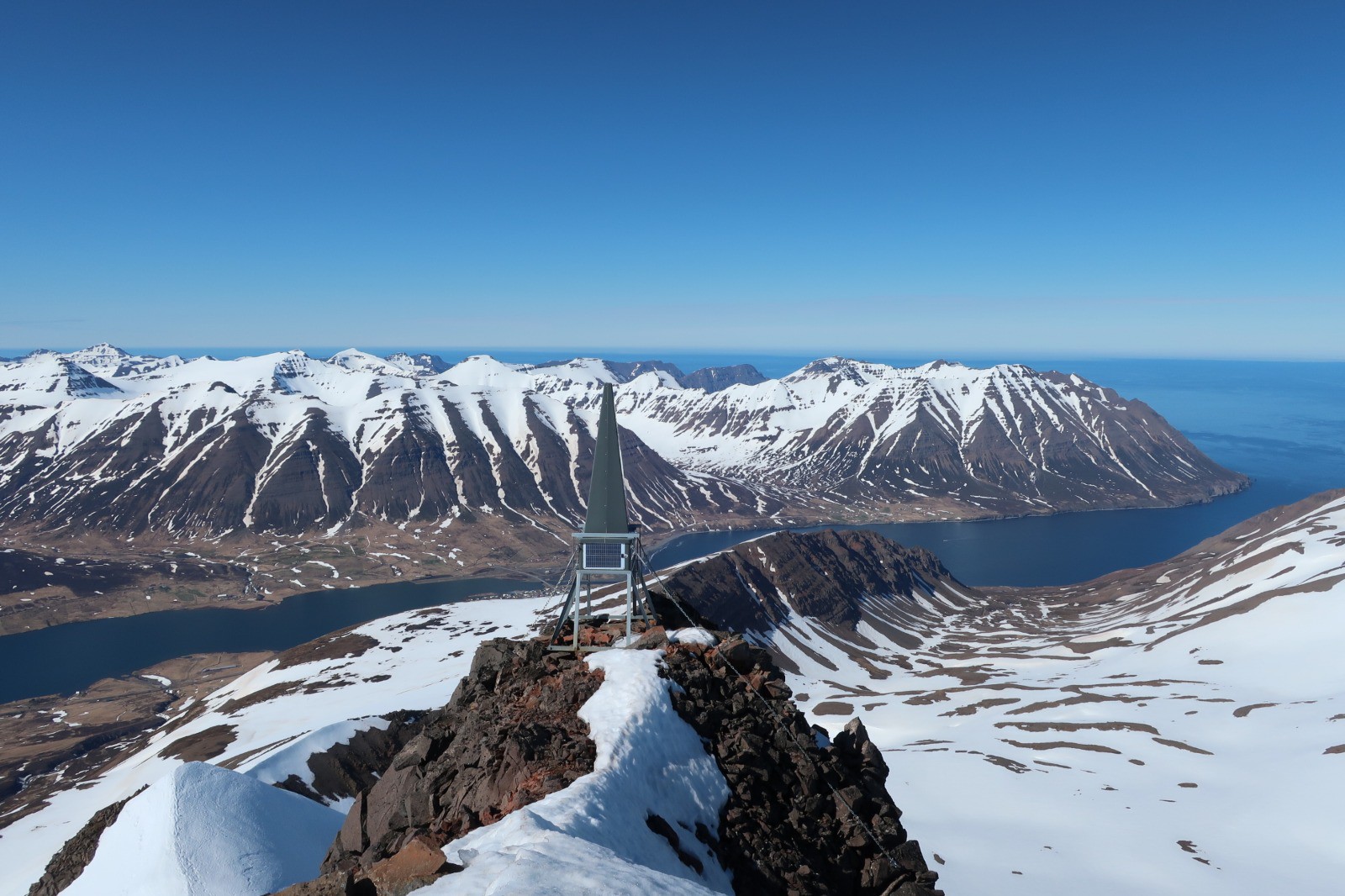 J4 : Kerahnjúkur summit
