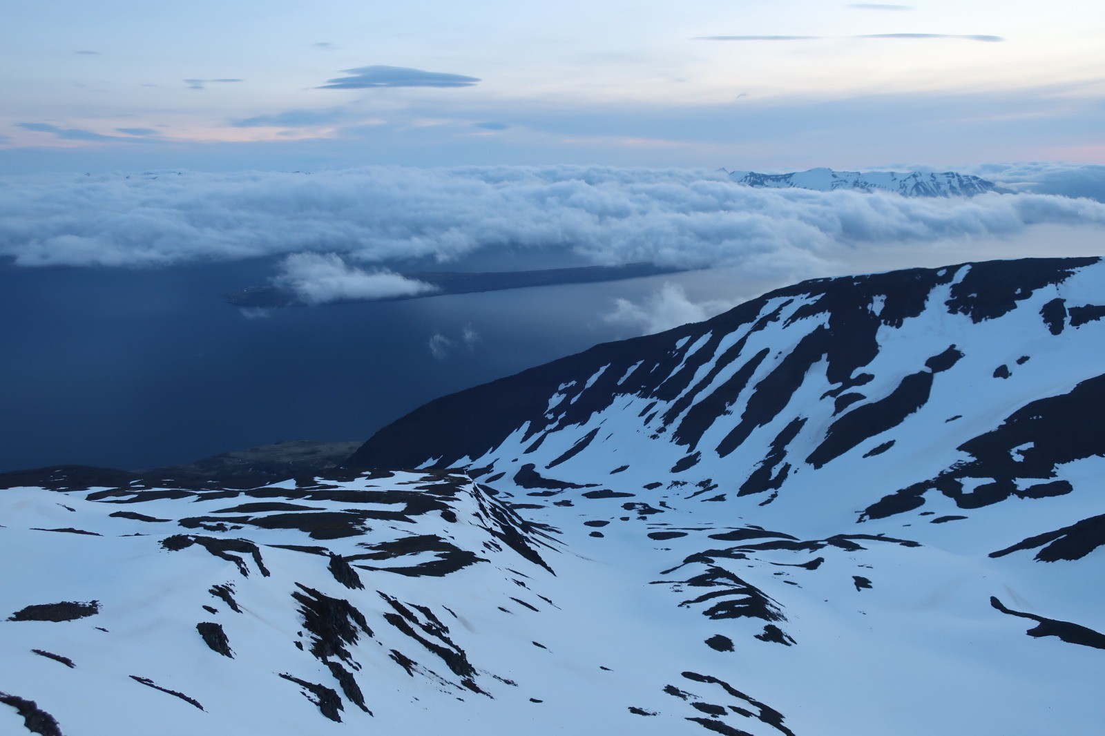 J5 : en face W, il y aurait de quoi faire, mais déjà plus de 22h