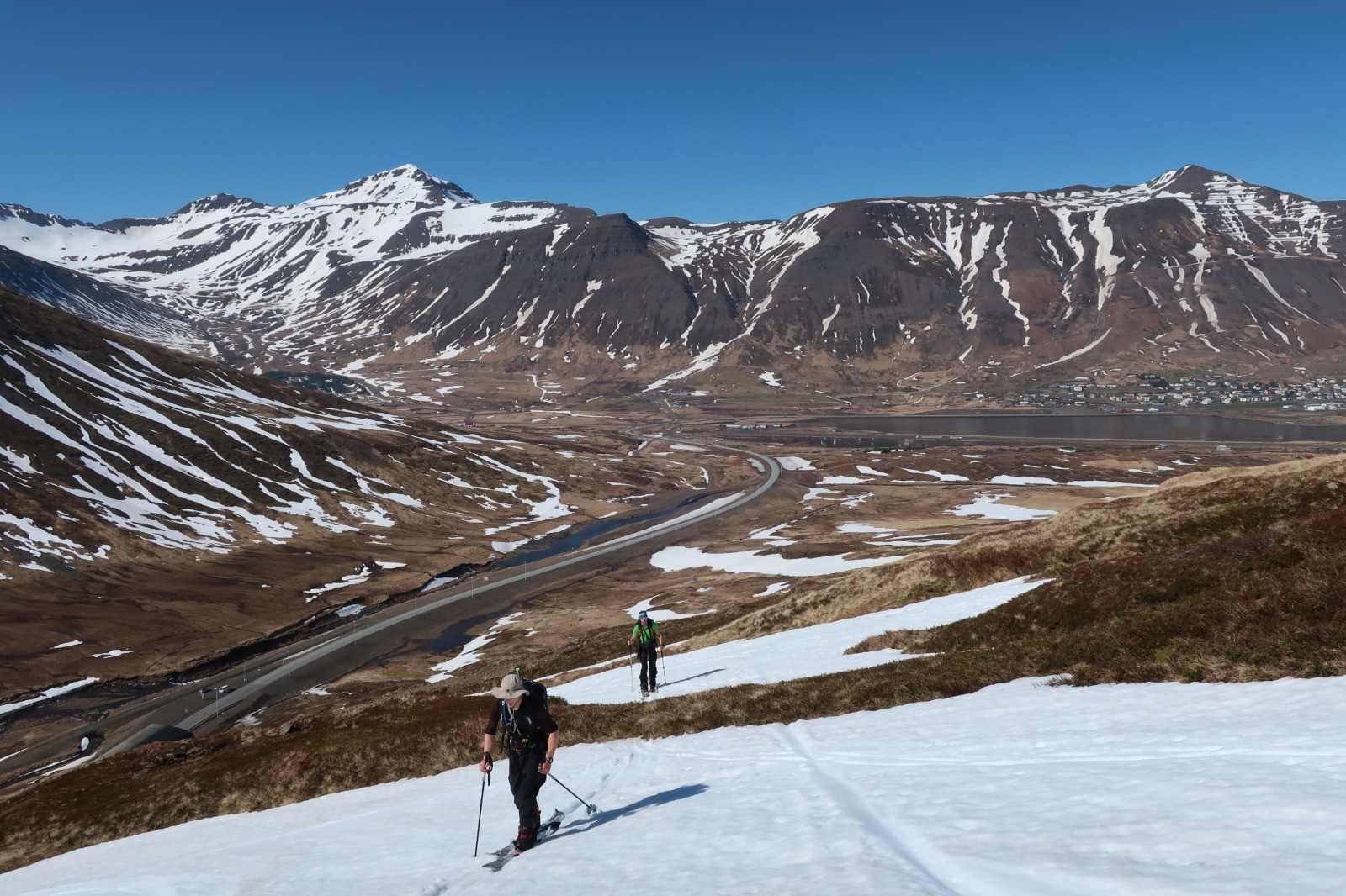 J2 : c'est parti, chaussage à la voiture