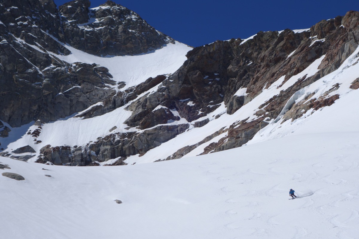 Glacier de Grauès, descente sur le lac Charles