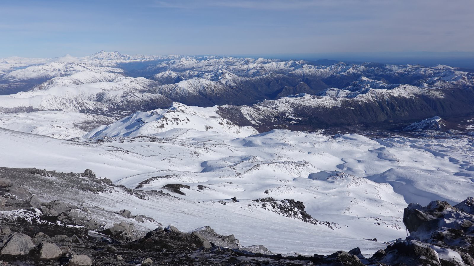 Panorama vers le volcan Antuco et la Sierra Velluda 