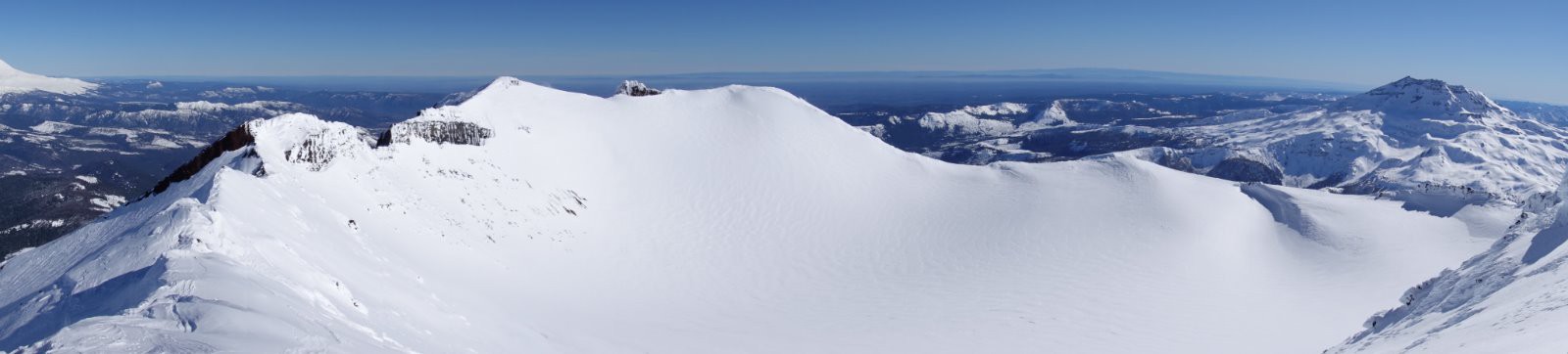 Panorama sur le cratère
