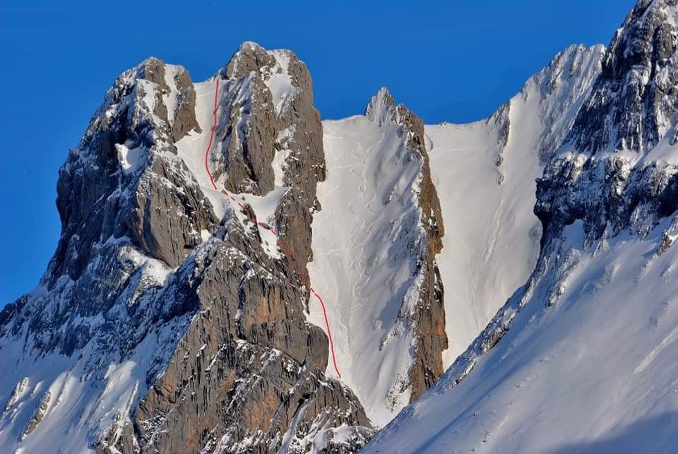 #2 Les 2 couloirs SW et la variante à gauche Les 2 couloirs SW et la variante à gauche
