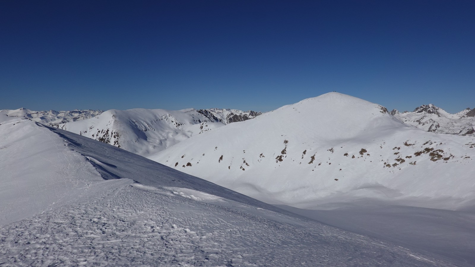Panorama sur les deux sommets skiés dimanche dernier