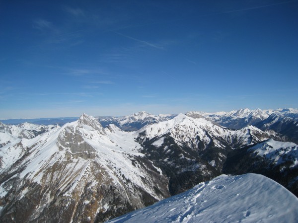 Bauges, Bornes, Aravis. : depuis le sommet, le Trélod, la Tournette et les Aravis.