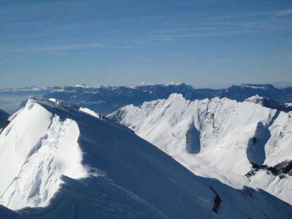 Bauges et chartreuse : Dent d'Arclusaz et la Chartreuse en arrière plan.