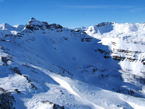 La Croix de Carlé : La Serre de la Braisse et son vallon de la Tour, normalement la descente que nous avons hésité à prendre.