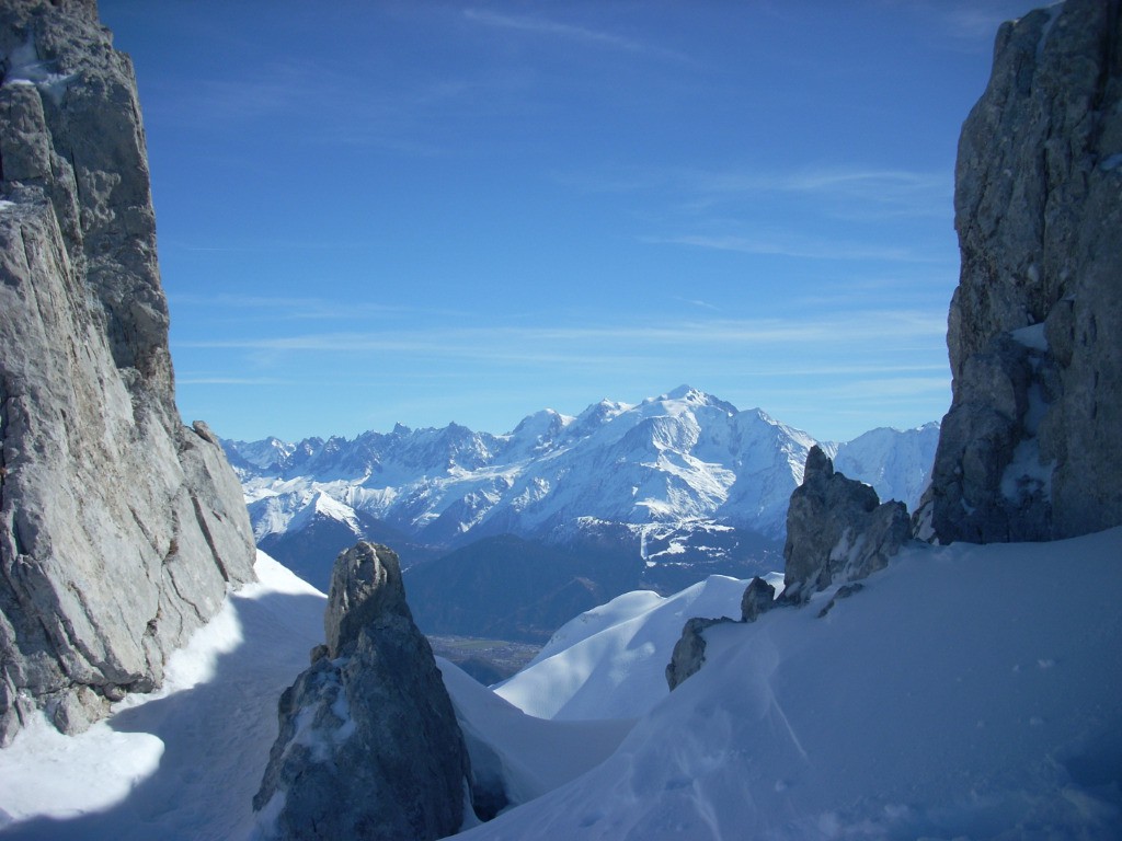 Fenêtre sur le Mont-Blanc