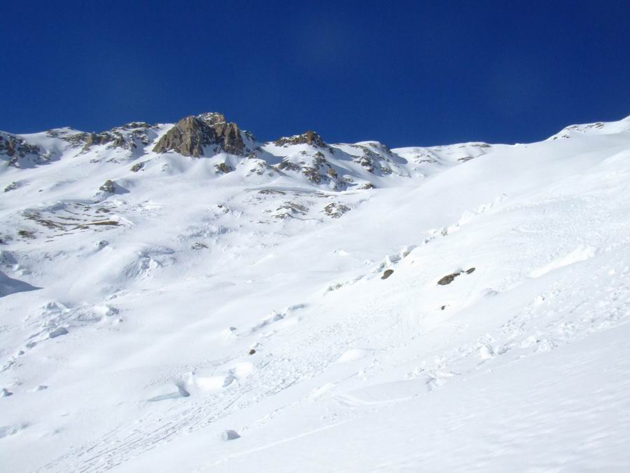 Avalanche : Deux énormes plaques sont parties en emenant la neige jusqu'au sol