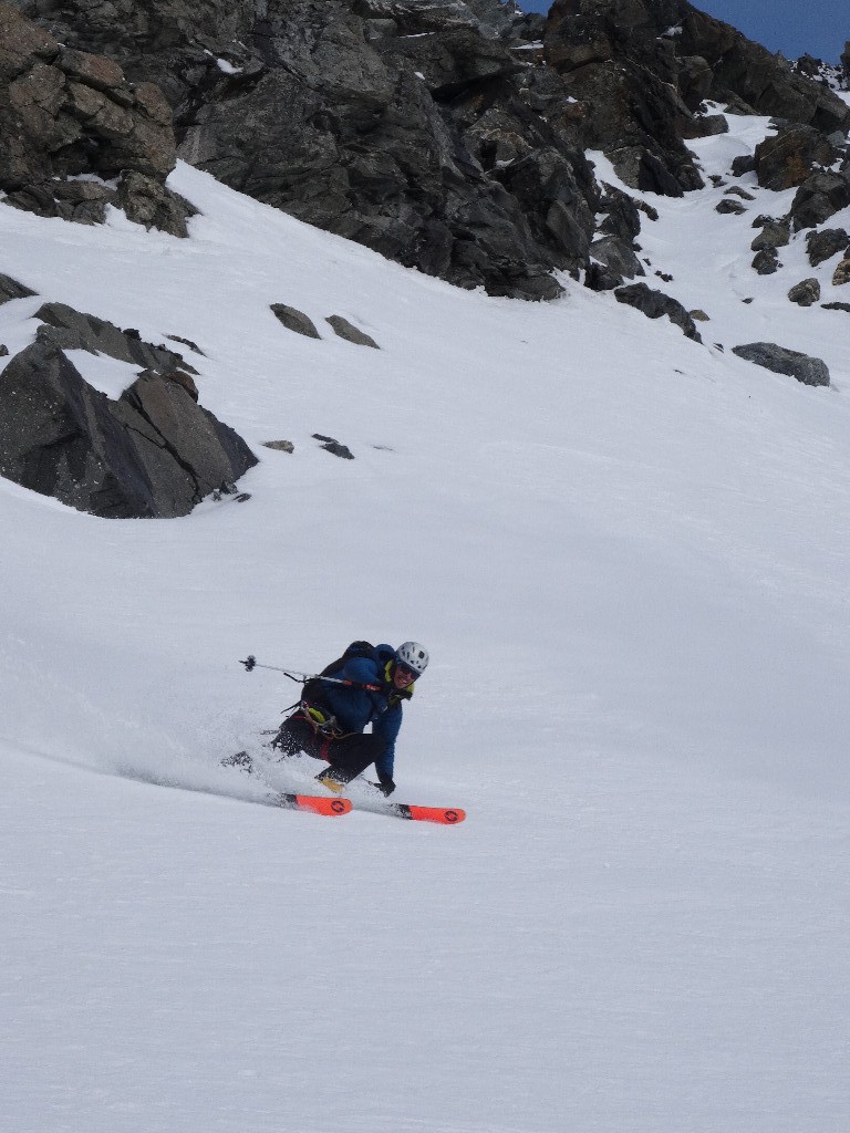 ça taille dans le Roc des Saints Pères