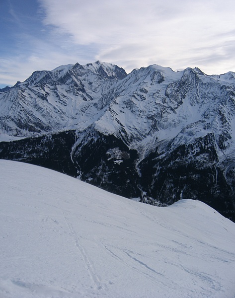 Le Mont Blanc : Dans la dernière pente sous le sommet, sous l'œil du maître des lieux.