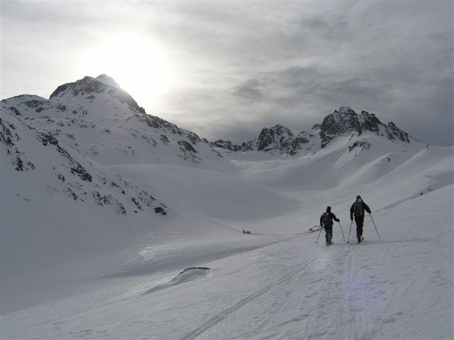 Chalet de la Grande Val : ...on continue à gauche pour Plan des Baux, Col des Saulces, petit Mont Blanc etc...