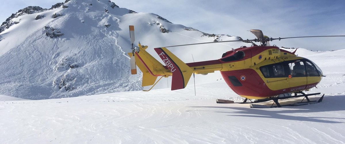 L'hélicoptère Dragon 66 et vue sur l'avalanche (photo des secours)