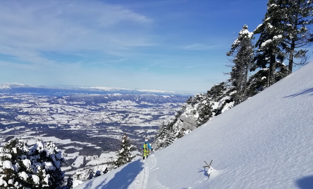 #2 Entrée dans la pente par une traversée à droite Entrée dans la pente par une traversée à droite