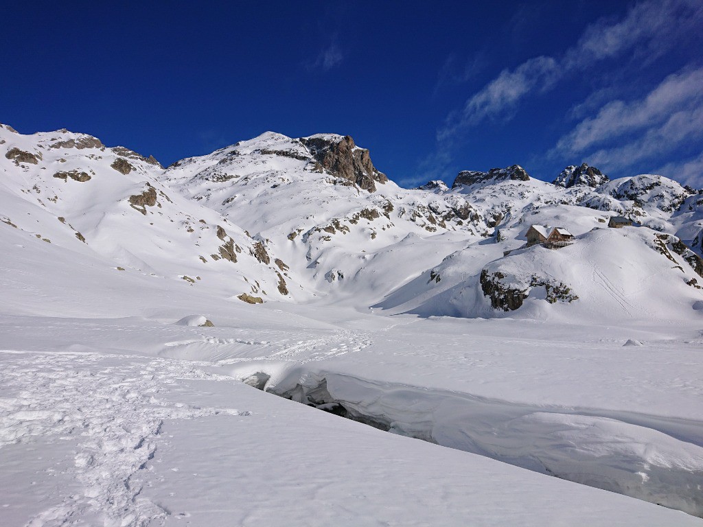 Le Mont Clapier, degarni, vu du lac de la Fous