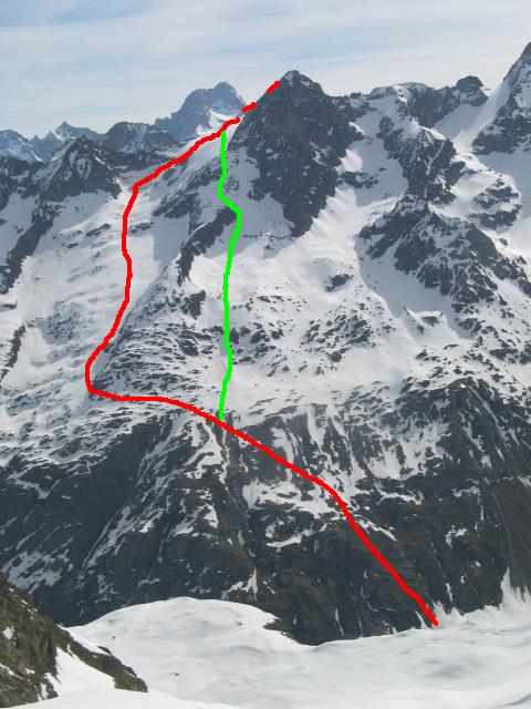 En rouge l'itinéraire classique, en vert une variante, a faire que si bon enneigement, pente raide, expo.