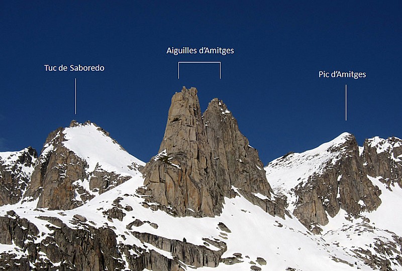 Face SE du Tuc de Saboredo depuis le refuge d'Amitges