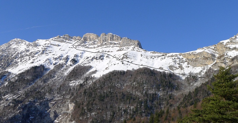 Itinéraire de la variante, vu depuis le haut du Pré du Four. 