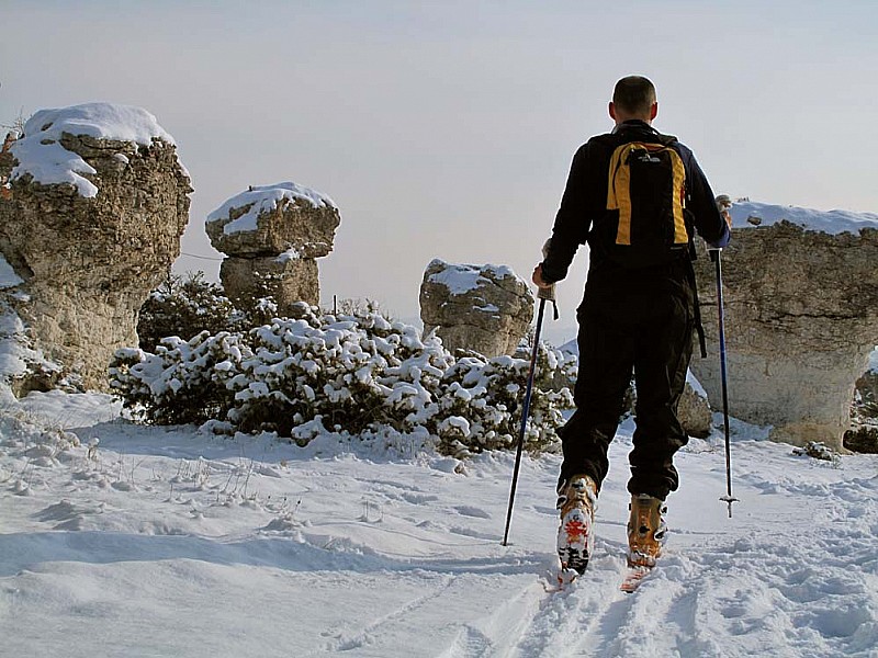 Du ski solitaire au milieu des géants de calcaire des Mourres