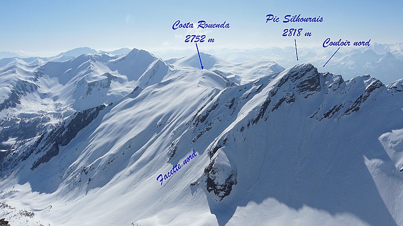 Les deux itinéraires vu depuis le sommet du Pouzenc