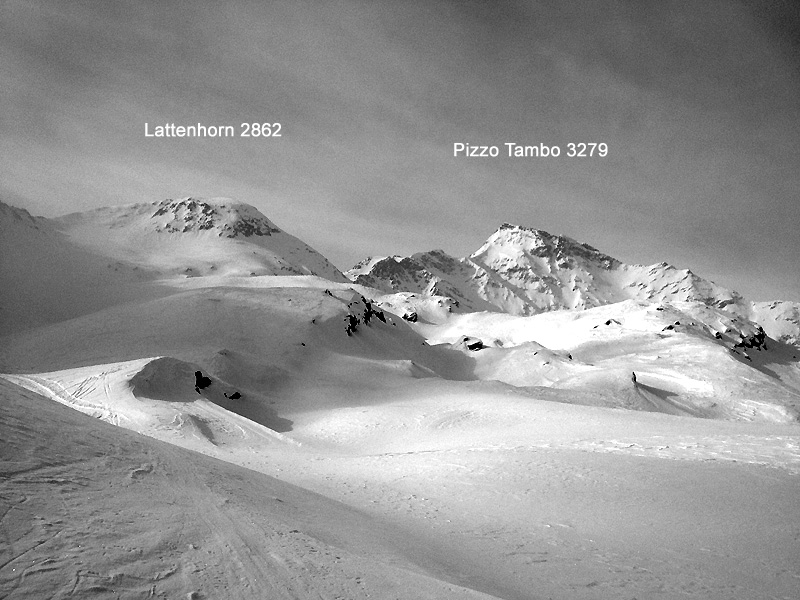 Le Lattenhorn et le Tambo vus du Nord.