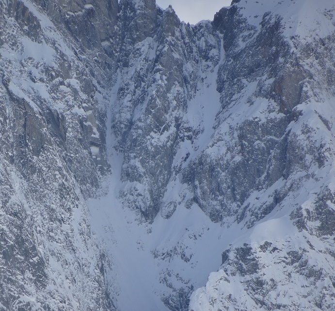 Les deux branches en haut. Difficilement skiables