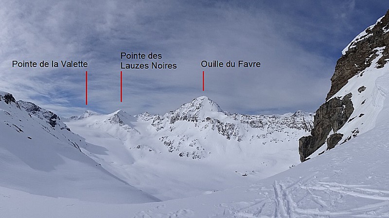 Depuis le col d'Arberon, de gauche a droite : Pointe de la Valette, Pointe des Lauzes Noires, Ouille du Favre, et au fond, le glacier du Baounet.