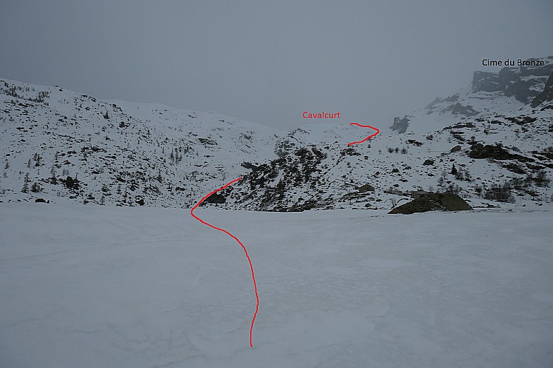 Vue sur l'itinéraire depuis l'alpage à 1888m. 