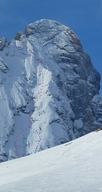 Source : skitour Thierry38v rouge : tracé suivi à l'ouverture, bleu : variante mieux enneigée à la répétition