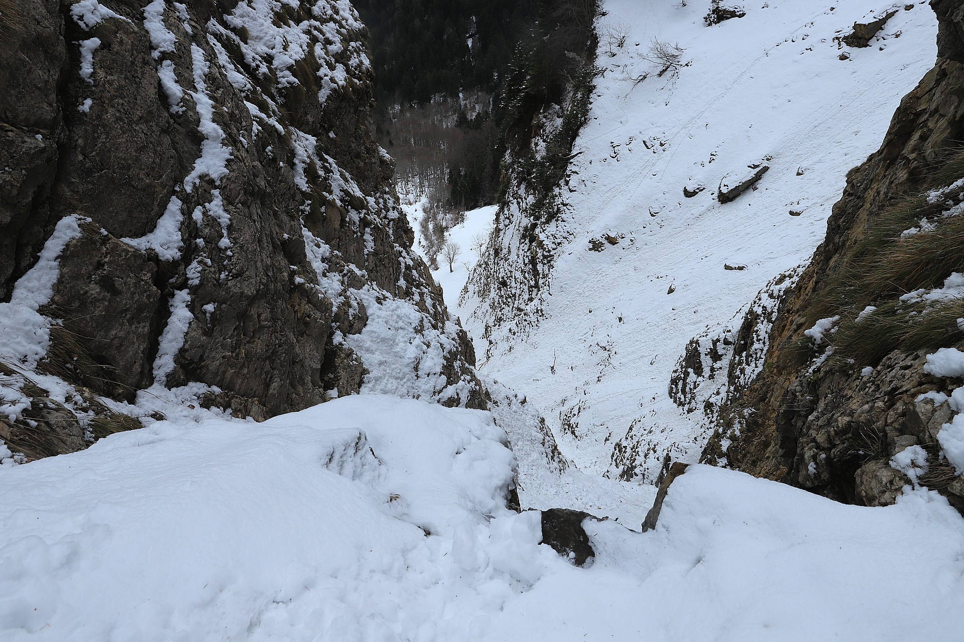 Variante 1 : le bas de la ravine n'est pas franchissable, il faut remonter