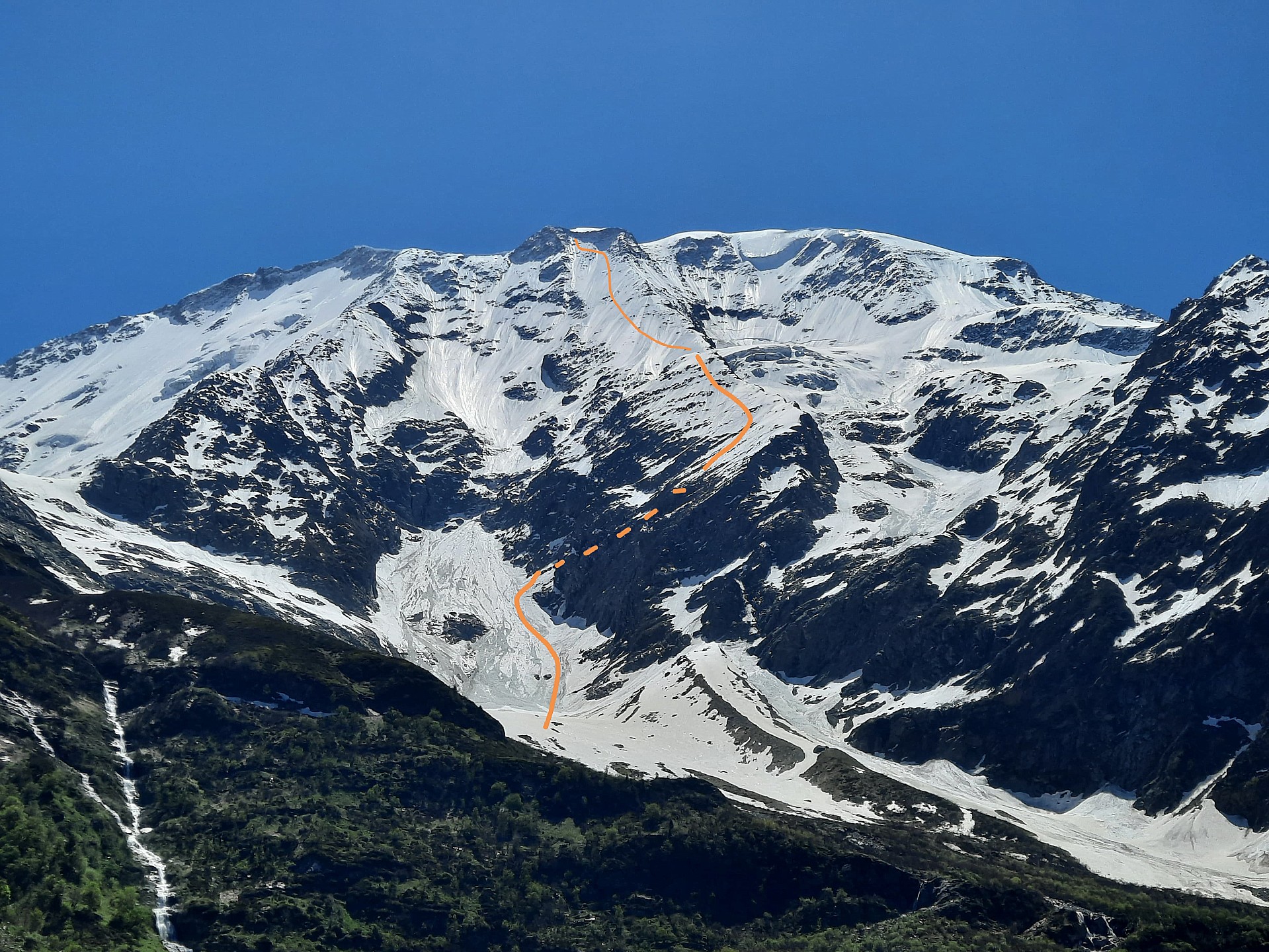 Le couloir dérobé est en pointillés&nbsp;
